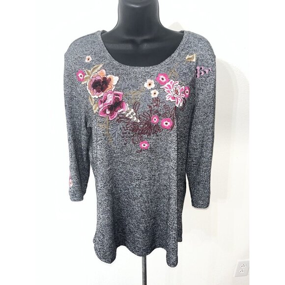 Christopher & Banks Tops - Christopher & Banks Women Petite Medium Floral embroidery Gray Knit Top 3/4 Sle